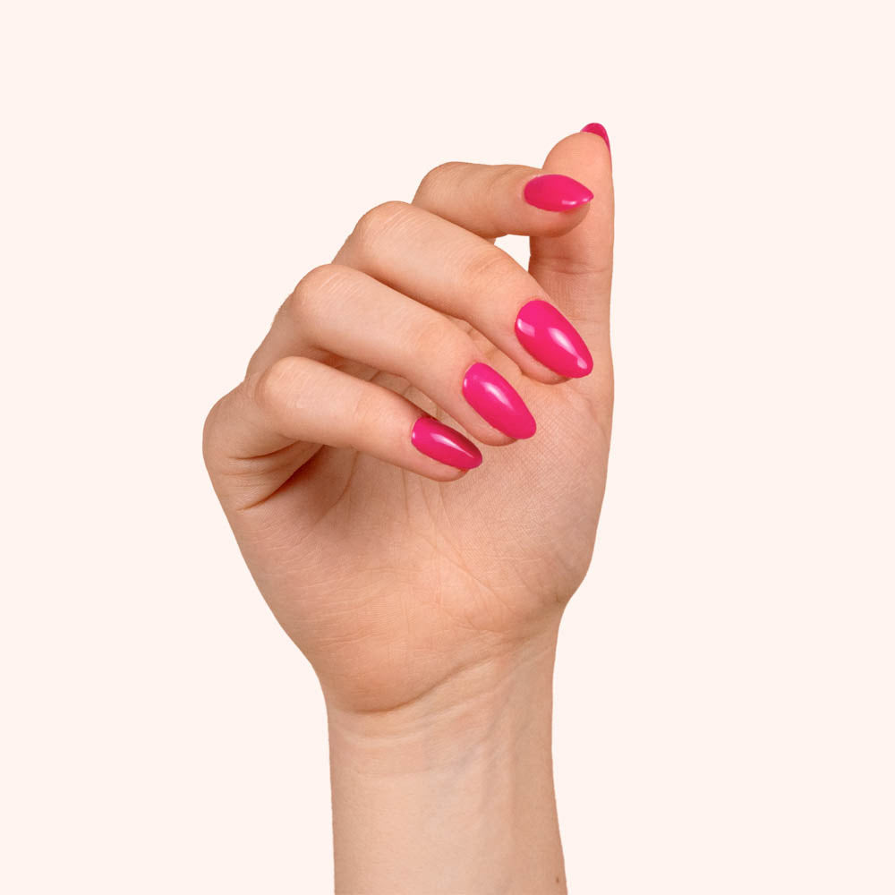 Vernis semi-permanent Charmed rosé ultra tendance pour Ongles