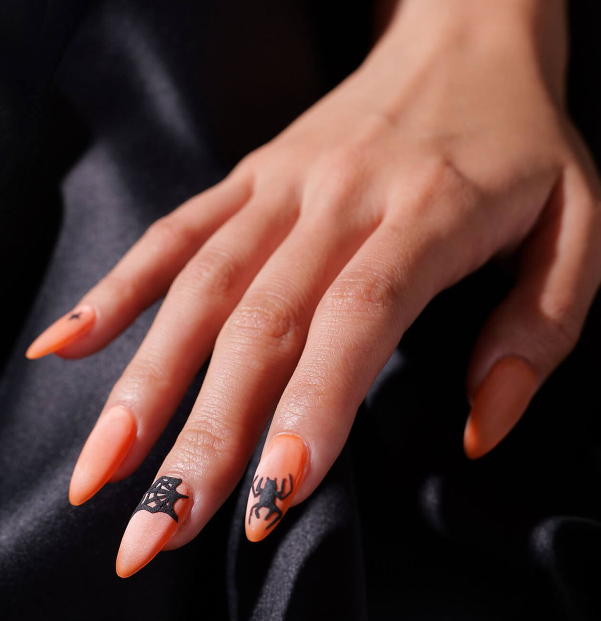 Ongles Halloween 2026 : Top 5 des plus beaux Nail Art et Tutos