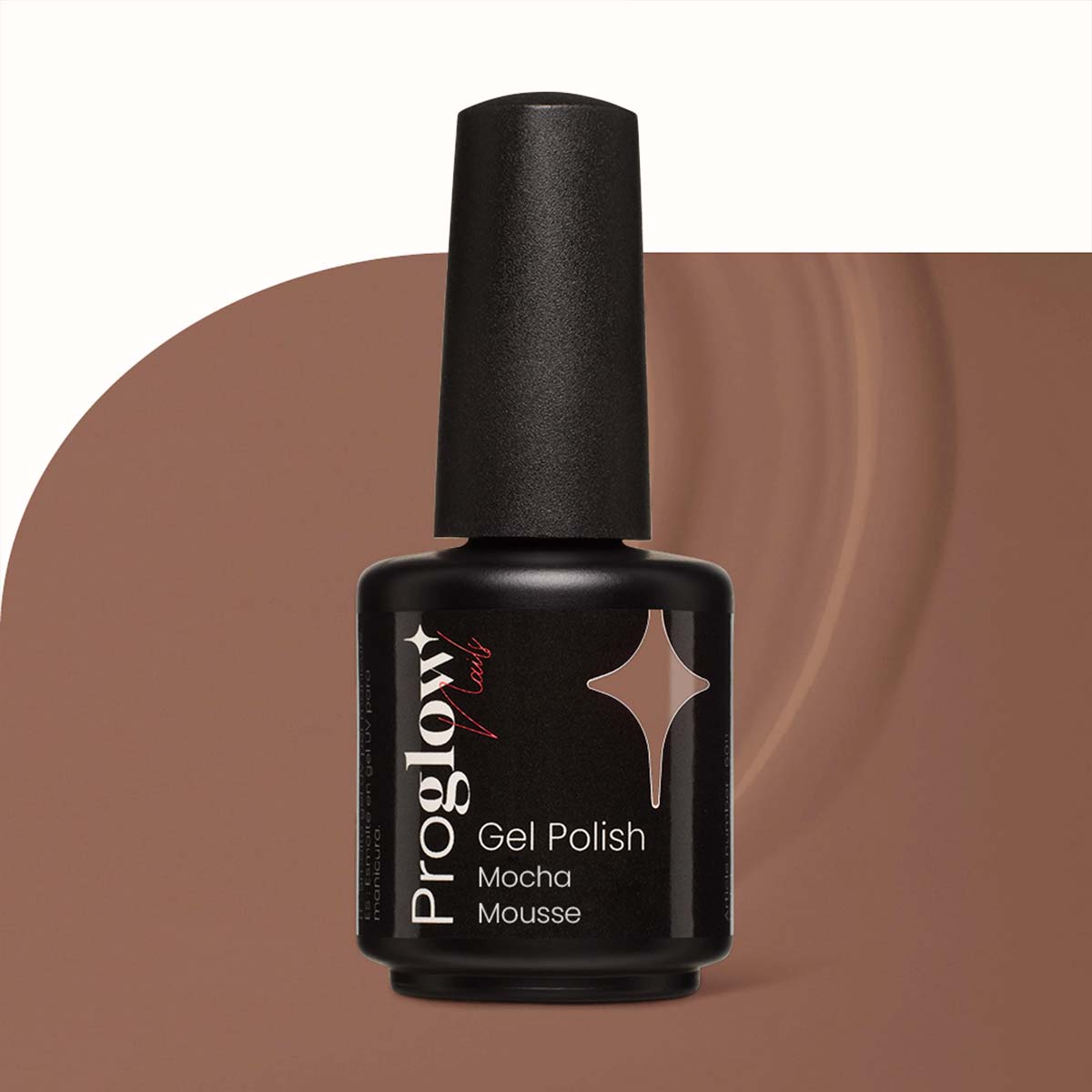 Vernis semi-permanent couleur mocha mousse sur ongles naturels
