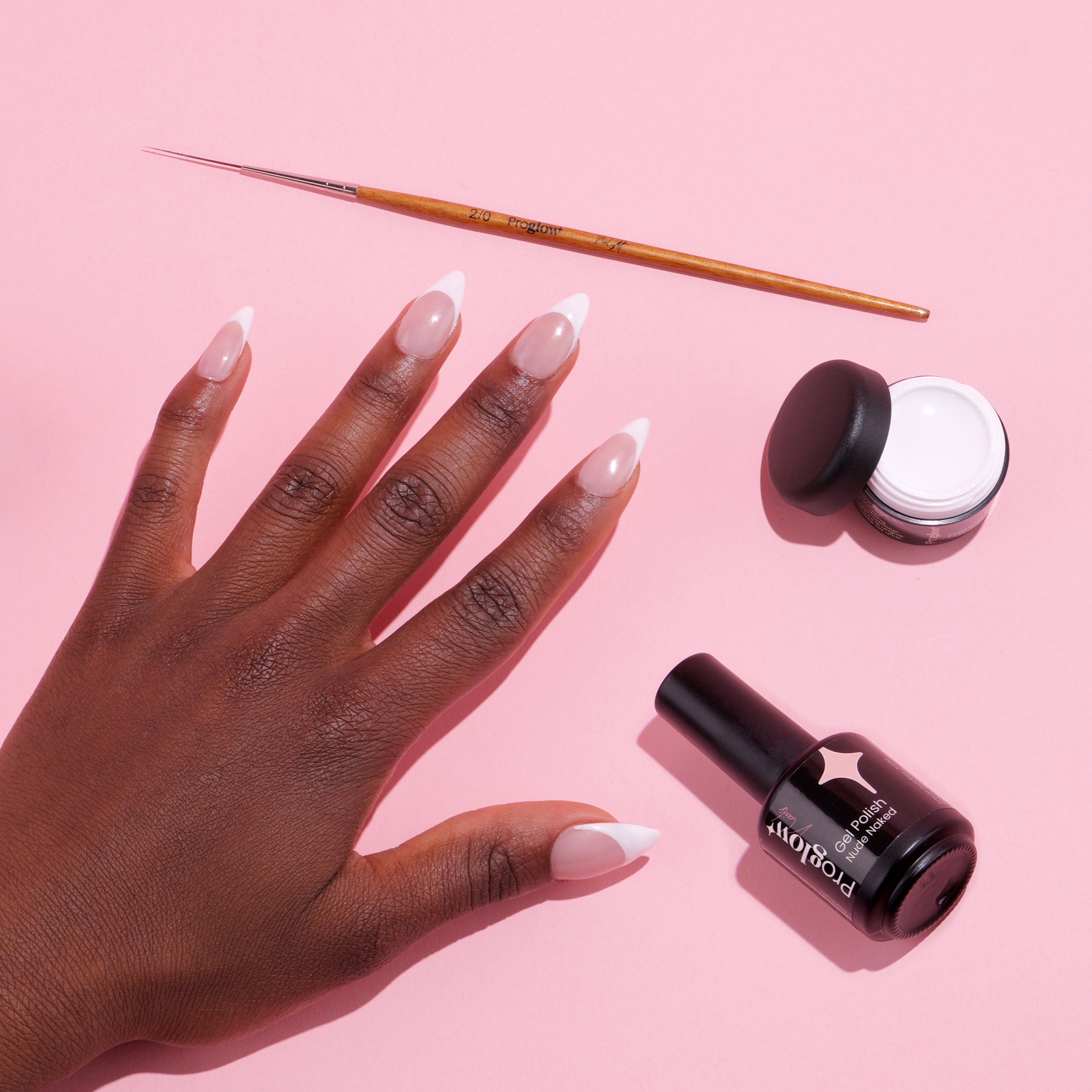 French Manucure Classique - Tuto & Produits